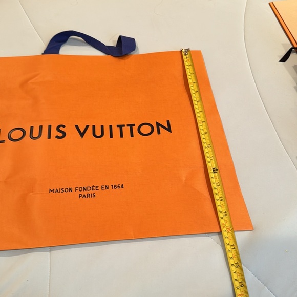 Louis Vuitton shopping bag (big) - Picture 3 of 3